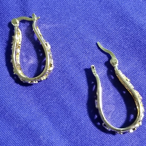 Gold, pink and green floral earrings (See Fifth Picture!) - Picture 3 of 6